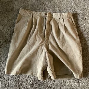 Corduroy high waisted shorts biege
